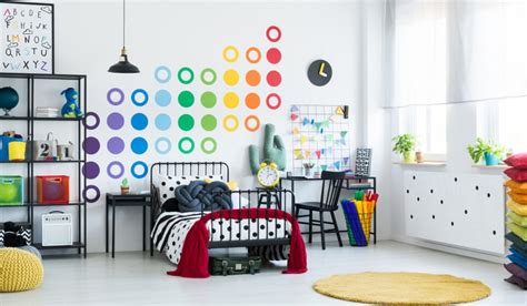 Wall decals and wall stickers: How to use it in home décor