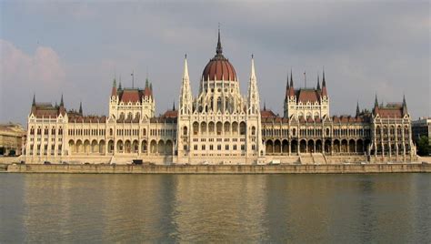 bne IntelliNews - Only Hungary and Russia heading for recession in 2023 ...