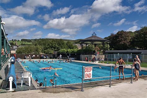 Hathersage Open Air Heated Swimming Pool - party time | Flickr