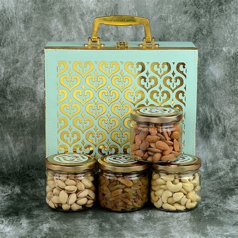 Classic Dry Fruits Hamper, Dry Fruits Hampers