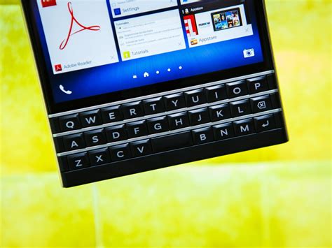 Get a closer look at the BlackBerry Passport (pictures) - CNET