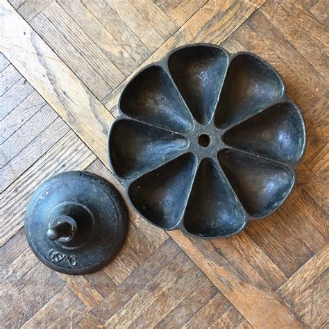 Antique Nail Cup, USMC Cast Iron Nail Cup, Rotating Parts Bin ...