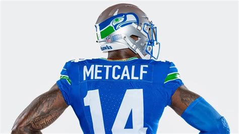 Seahawks unveil long-awaited throwback jerseys