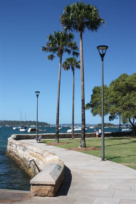 Sydney - City and Suburbs: Elizabeth Bay, esplanade