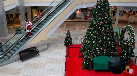 Optimism at Fairview Heights, IL, mall leading to Christmas | Belleville News-Democrat