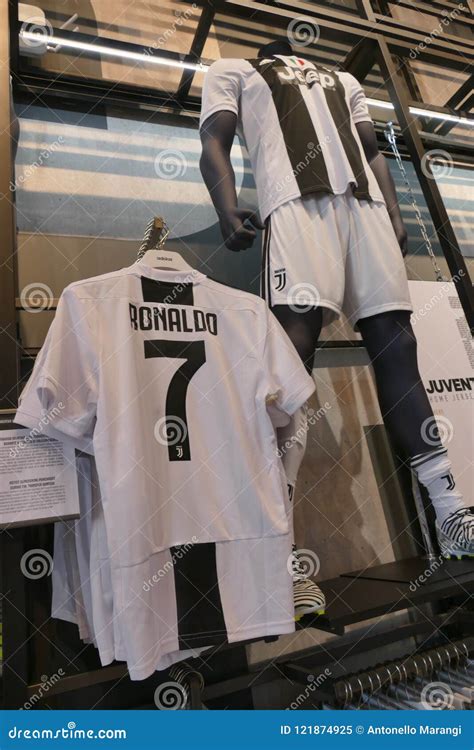 Supporters of Juventus FC in Official Store for New Jersey Number 7 of Cristiano Ronaldo ...
