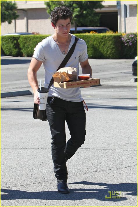 Nick Jonas is a Pizza Person | Photo 389720 - Photo Gallery | Just ...