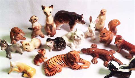 Miniature collectible animal figurines | 2-Clicks Collectible Figurines