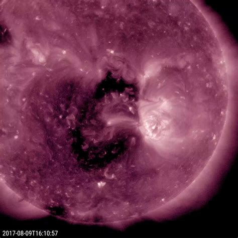 Coronal Hole Faces Earth | NASA Jet Propulsion Laboratory (JPL)