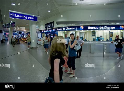 Manchester Airport Terminal 3 Stock Photo - Alamy