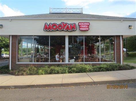 Burger Restaurants in Newington CT - MOOYAH Burgers, Fries and Shakes