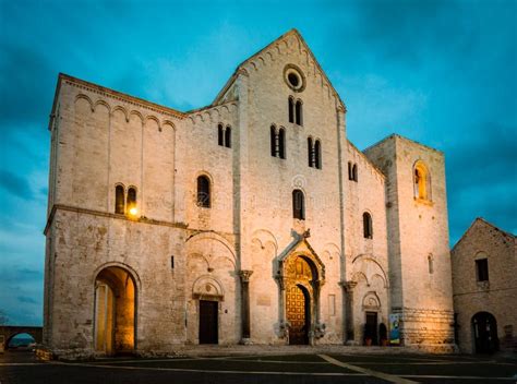 Architecture of the Old Town of Bari, Italy Editorial Stock Photo - Image of italian, puglia ...