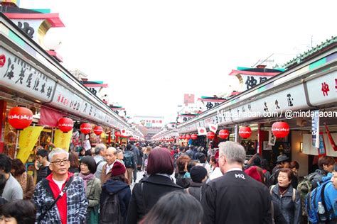 Nakamise Street for souvenir hunting in #Tokyo #Japan