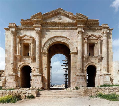 Arch of Hadrian (Jerash) | Architecture grecque ancienne, Architecture romaine, Architecture antique