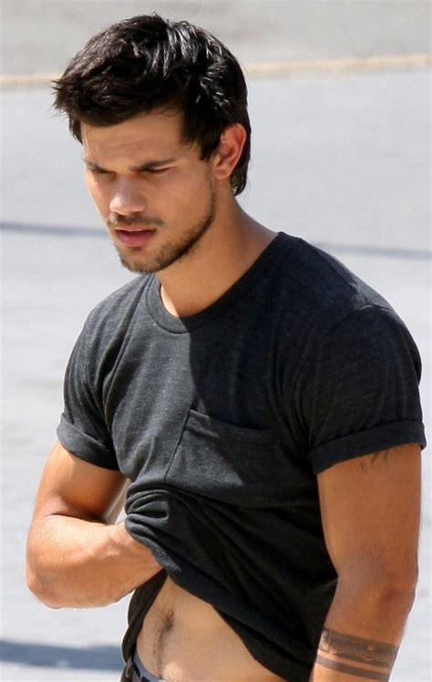 Taylor Lautner on the NY set of Tracers|Lainey Gossip Entertainment Update