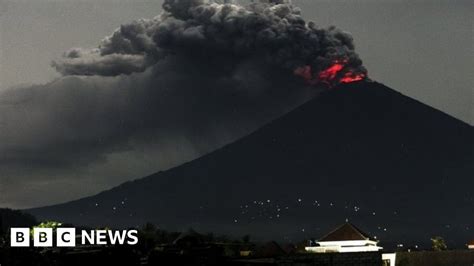 Bali on alert as feared and revered volcano rumbles - BBC News