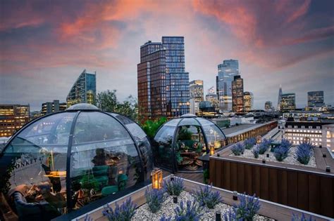 8 Best Rooftop Bars in Shoreditch, London 2022 - Red Rooster London