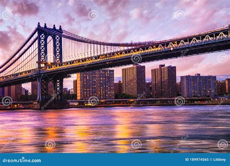 Manhattan Bridge NYC stock image. Image of river, dark - 189974565