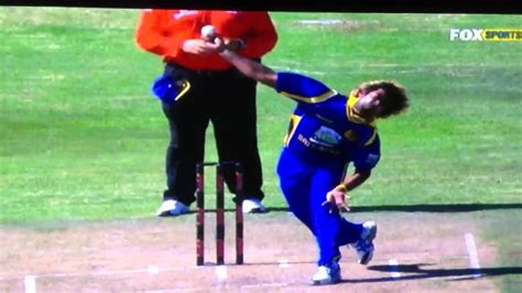 Lasith Malinga Bowling