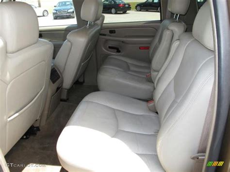 Tan/Neutral Interior 2004 Chevrolet Suburban 1500 LT Photo #49561657 | GTCarLot.com