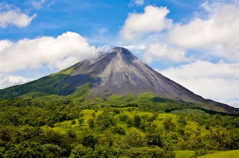 Costa Rica: Volcanoes, Rainforests & Beaches, 2024/2025 - Friendly Planet Travel