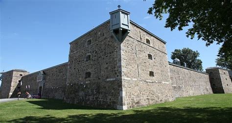 Quebec - Fort Chambly National Historic Site - The History List