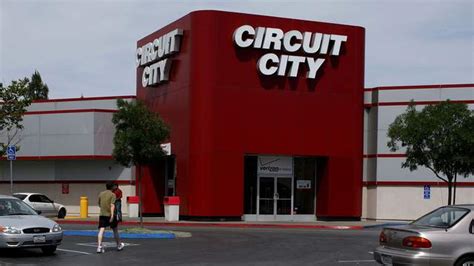 Circuit City makes comeback, to return with online and retail stores