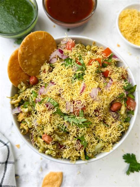 Bhel Puri Recipe - Indian Veggie Delight