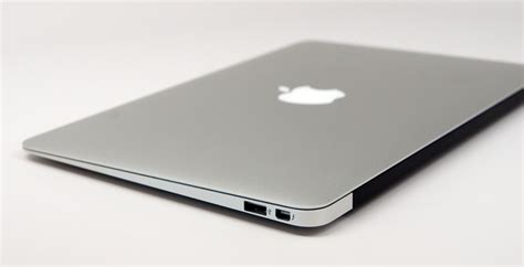 11" MacBook Air Review: 5 Hours of Battery Life is Easy