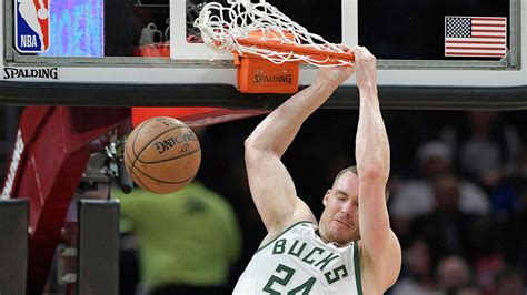 Bucks guard Connaughton to participate in NBA dunk contest | FOX Sports