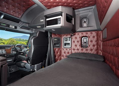 THATS NOT A SLEEPER CAB- THIS IS A SLEEPER CAB! | Truck & Bus News