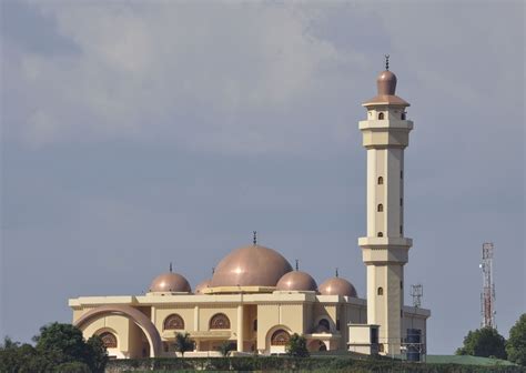 Uganda National Mosque, Kampala, Uganda | Uganda travel, Kampala, Uganda