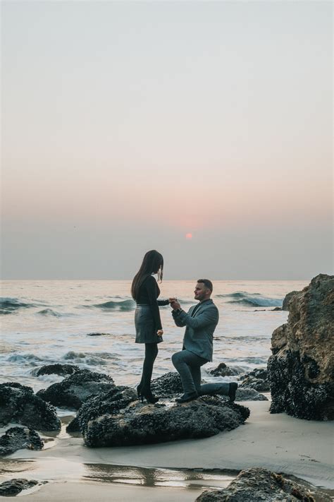 Marriage Proposals: 6 Unforgettable Grand Gestures of Love