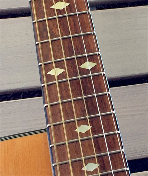 Traditional Slotted Diamond - Fret Markers for Guitars, Bass & Ukuleles ...