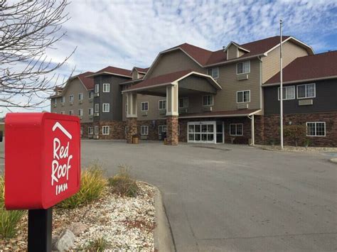 Red Roof Inn & Suites - Unleash Council Bluffs