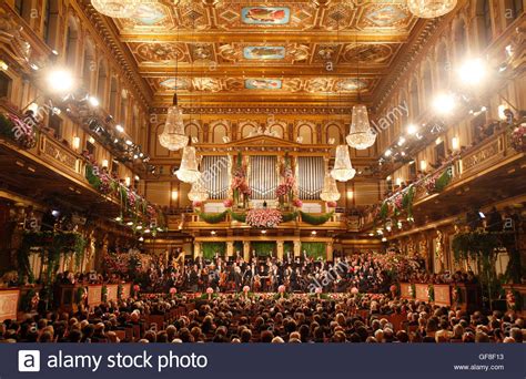 Maestro Franz Welser-Moest conducts the Vienna Philharmonic Orchestra Stock Photo, Royalty Free ...