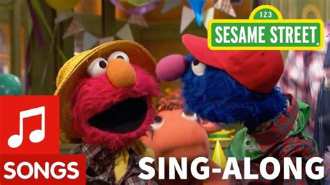 Sesame Street: Old MacDonald Had a Farm with Lyrics | Elmo's Sing Along | Sesame street, Elmo ...