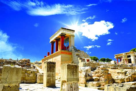 Knossos Palace: the Labyrinth of the Minotaur | IZI Travel