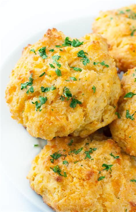 Red Lobster Copycat Cheesy Cheddar Bay Biscuits Recipe (2024)