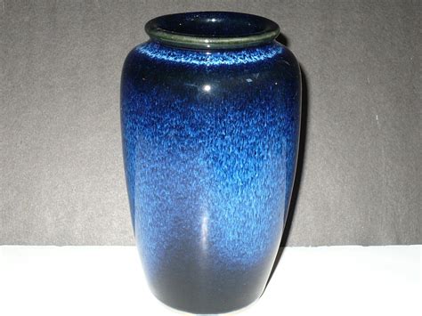 Ceramic Vase Cobalt Blue to light navy blue
