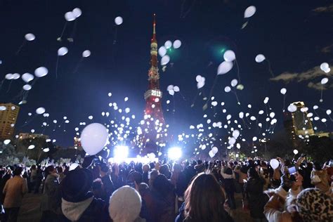 World celebrates with New Year's fireworks - ABC News