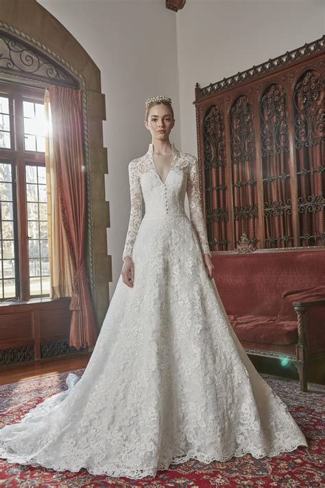 Spring 2022 Wedding Dresses | Sareh Nouri - Fit For A Queen