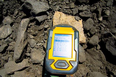 Best Handheld XRF Analyzers: 3 Best XRF Guns in 2024