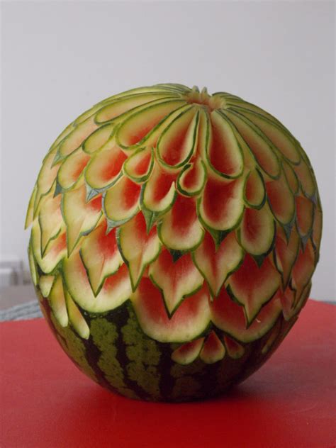 A Brief Introduction to Fruit and Vegetable Carving - www.howandwhat.net