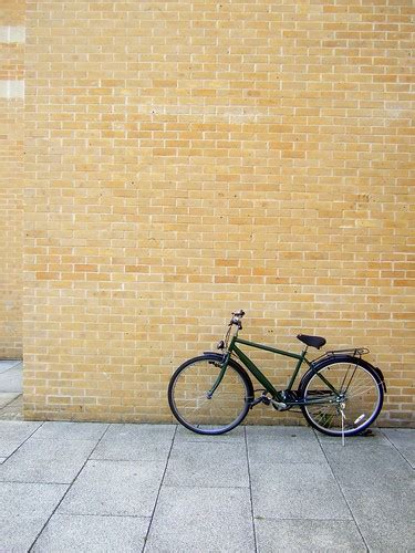 365 x21 Dark Green Bicycle, Beige Wall, Grey Paving | Flickr