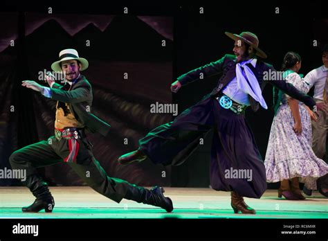 Laborde, Argentina. 07th Jan, 2019. Matias Gimenez (r) from the ...