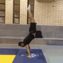 Calisthenics GIFs | Tenor