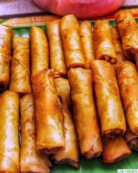 Filipino lumpia recipe How to Make Filipino egg rolls