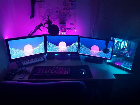 Trying a 3 monitor setup. Opinions? : r/battlestations