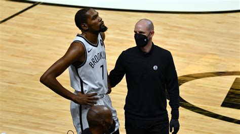 Kevin Durant leaves Nets’ game in Miami with thigh injury | NBA.com